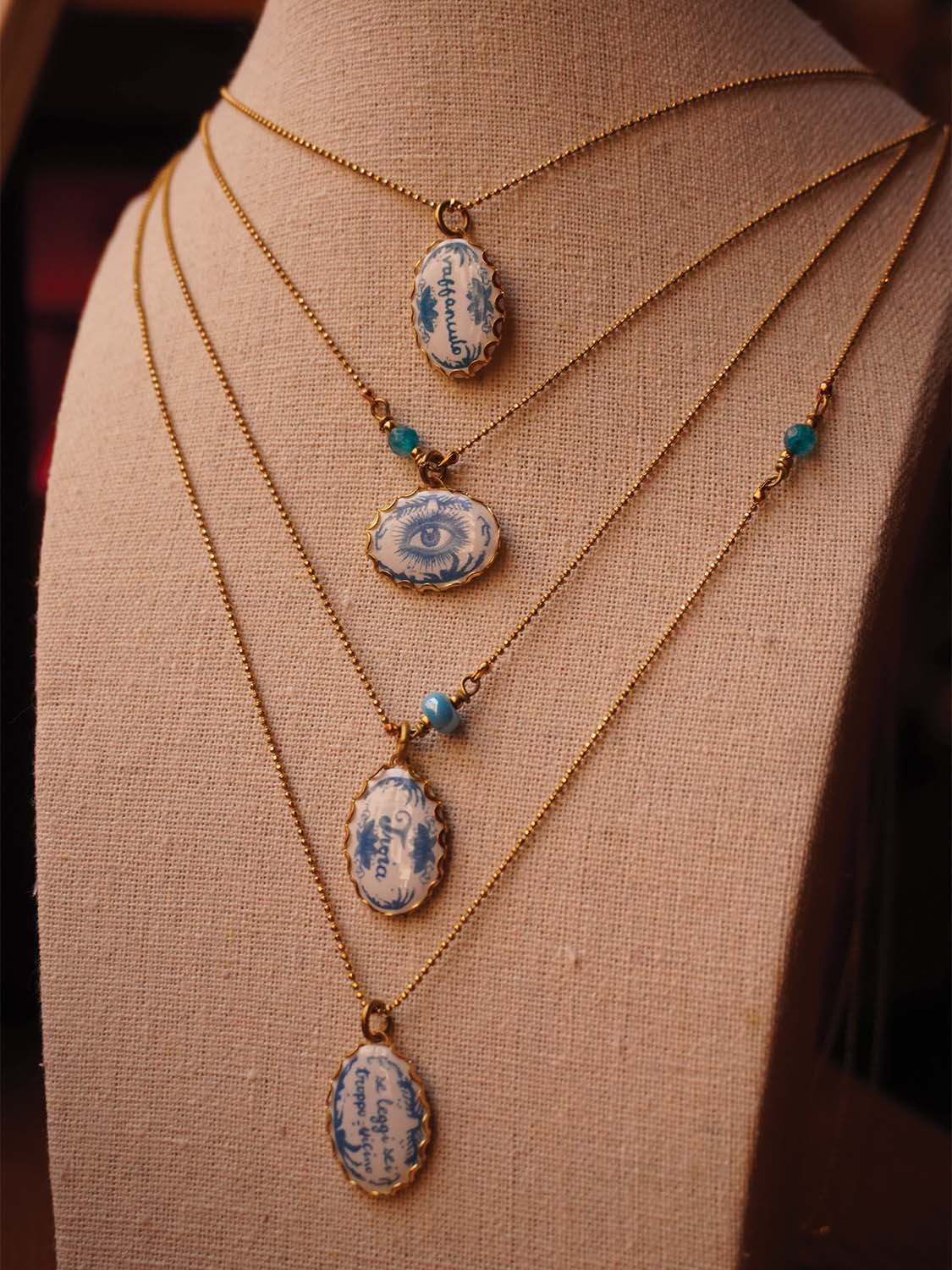 Collana in ceramica