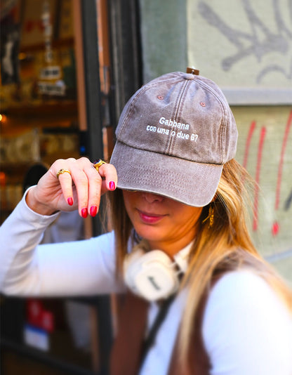 Cappello ricamato