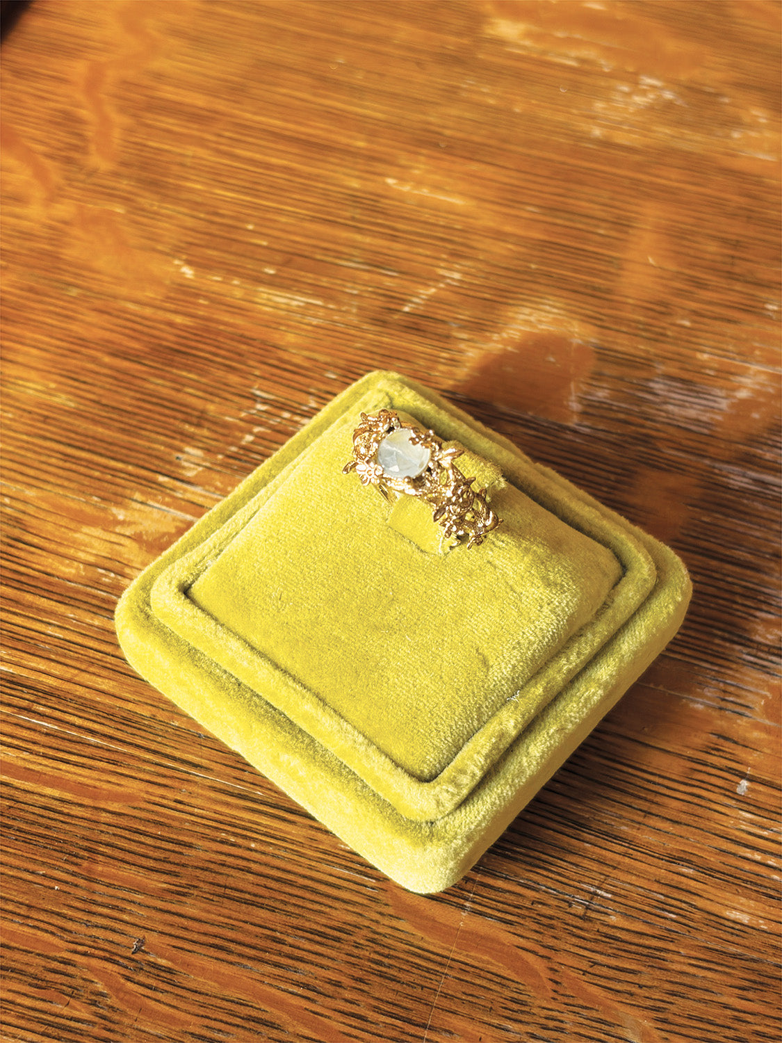 Anello foglia d'oro