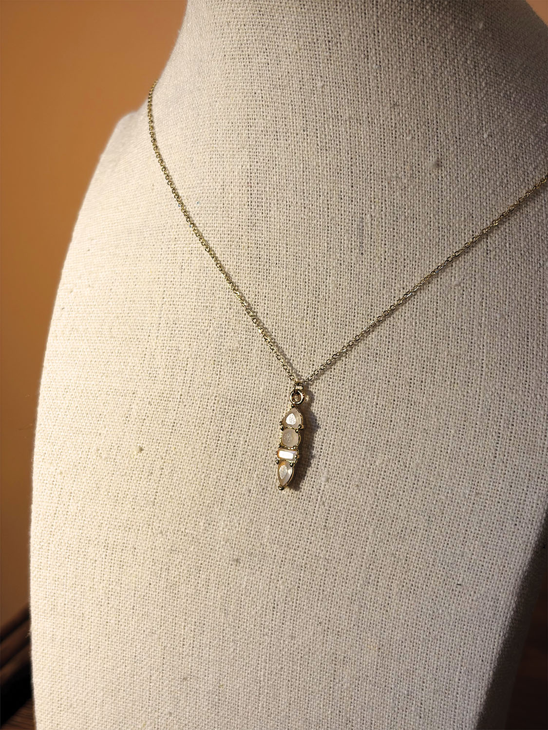 Collana tris