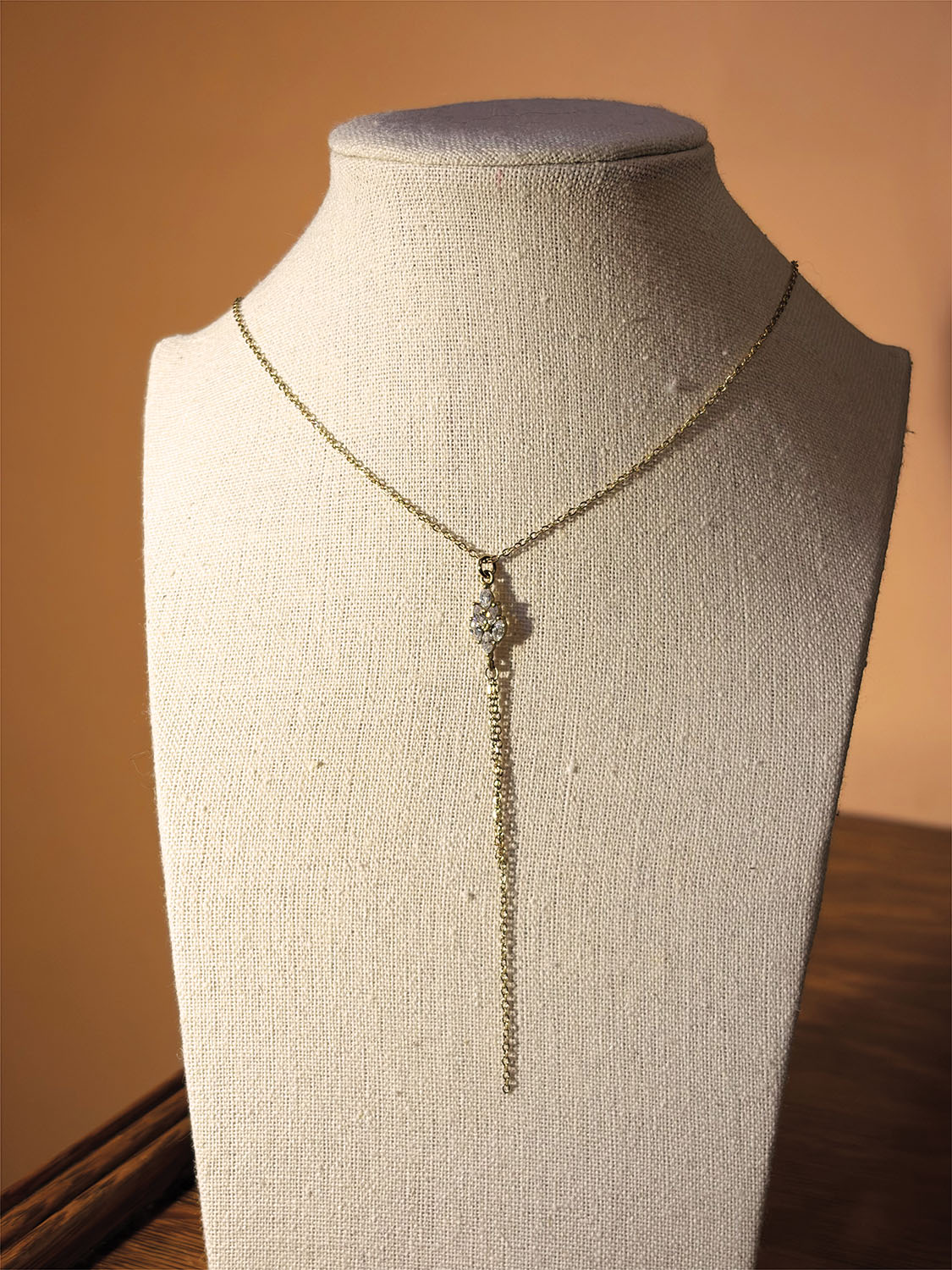 Collana foglia pendente