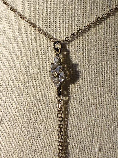 Collana foglia pendente