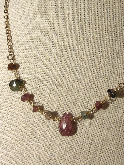 Collana pietrine